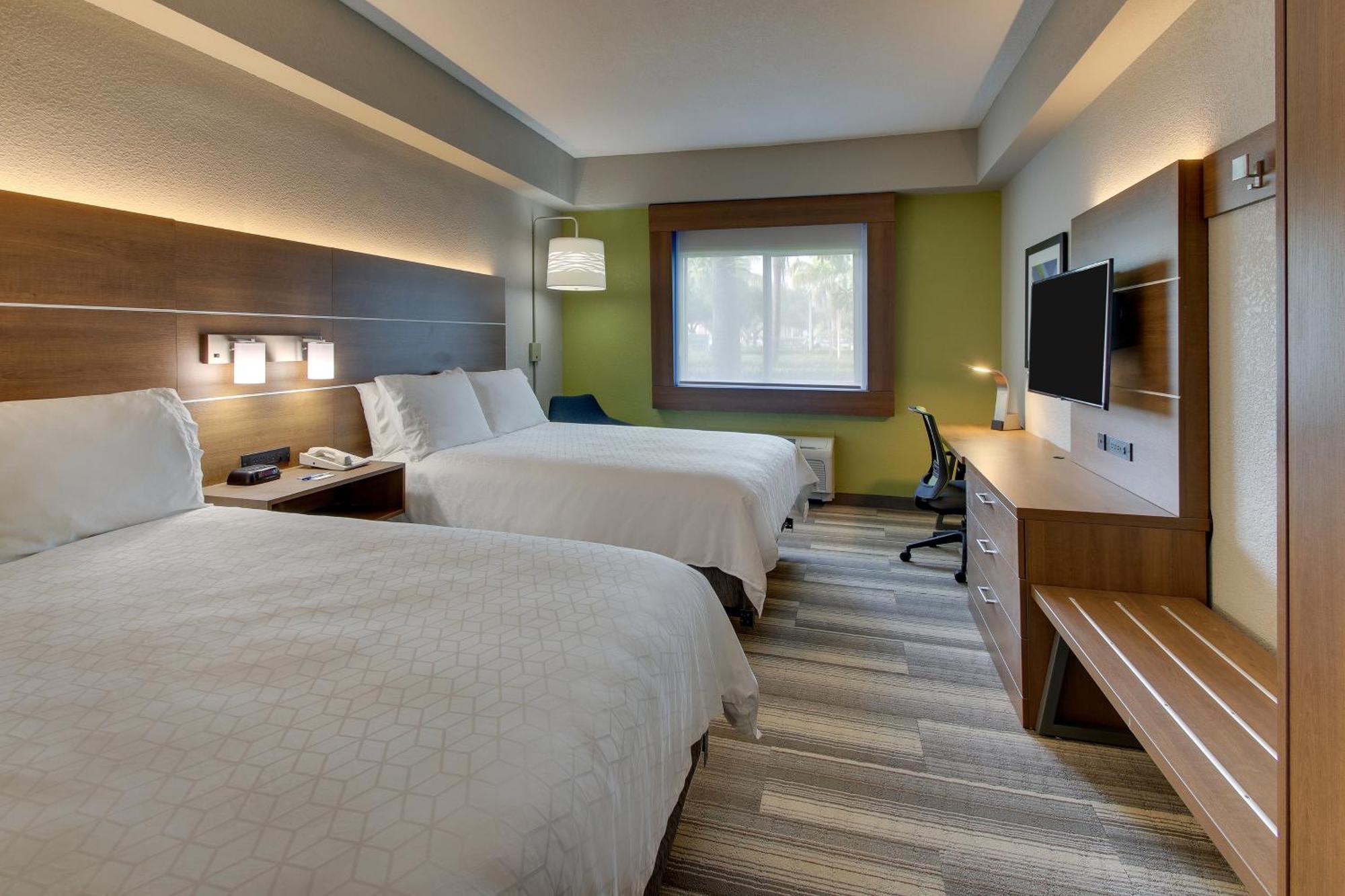 Standard Queen Room Two Queen Beds Communications Accessible