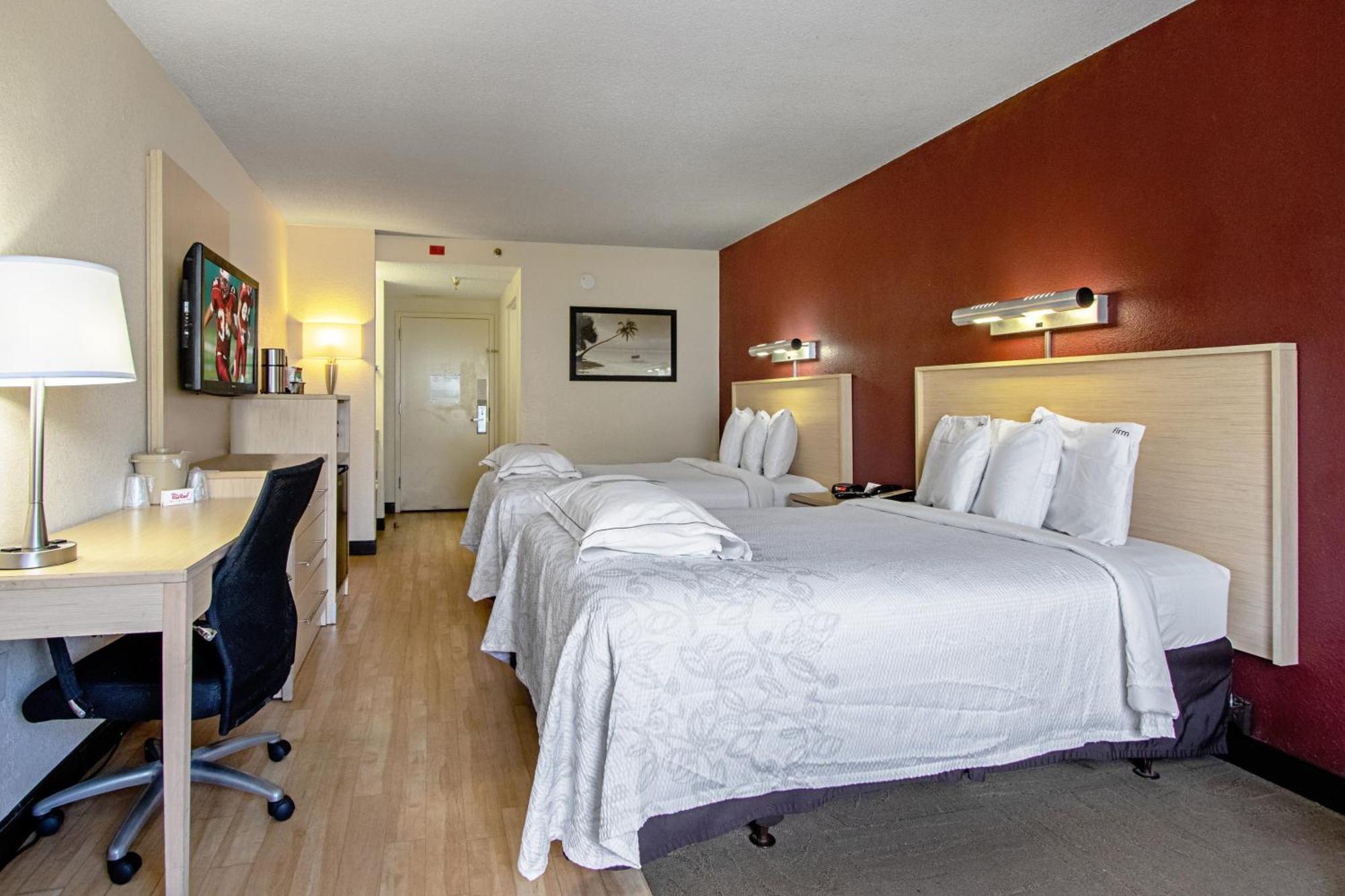 Premium Room Two Double Beds Smoke Upgraded Bedding & Snack