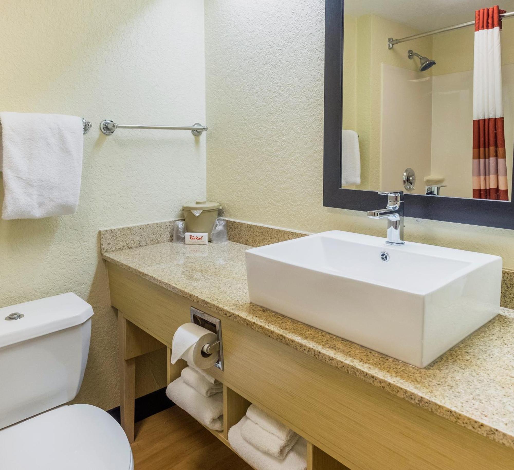Deluxe Room Two Double Beds Smoke