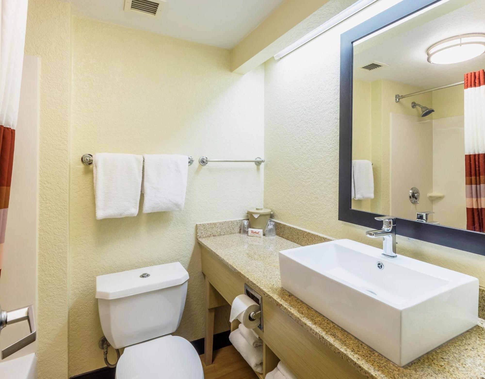 Deluxe Room Two Double Beds Smoke