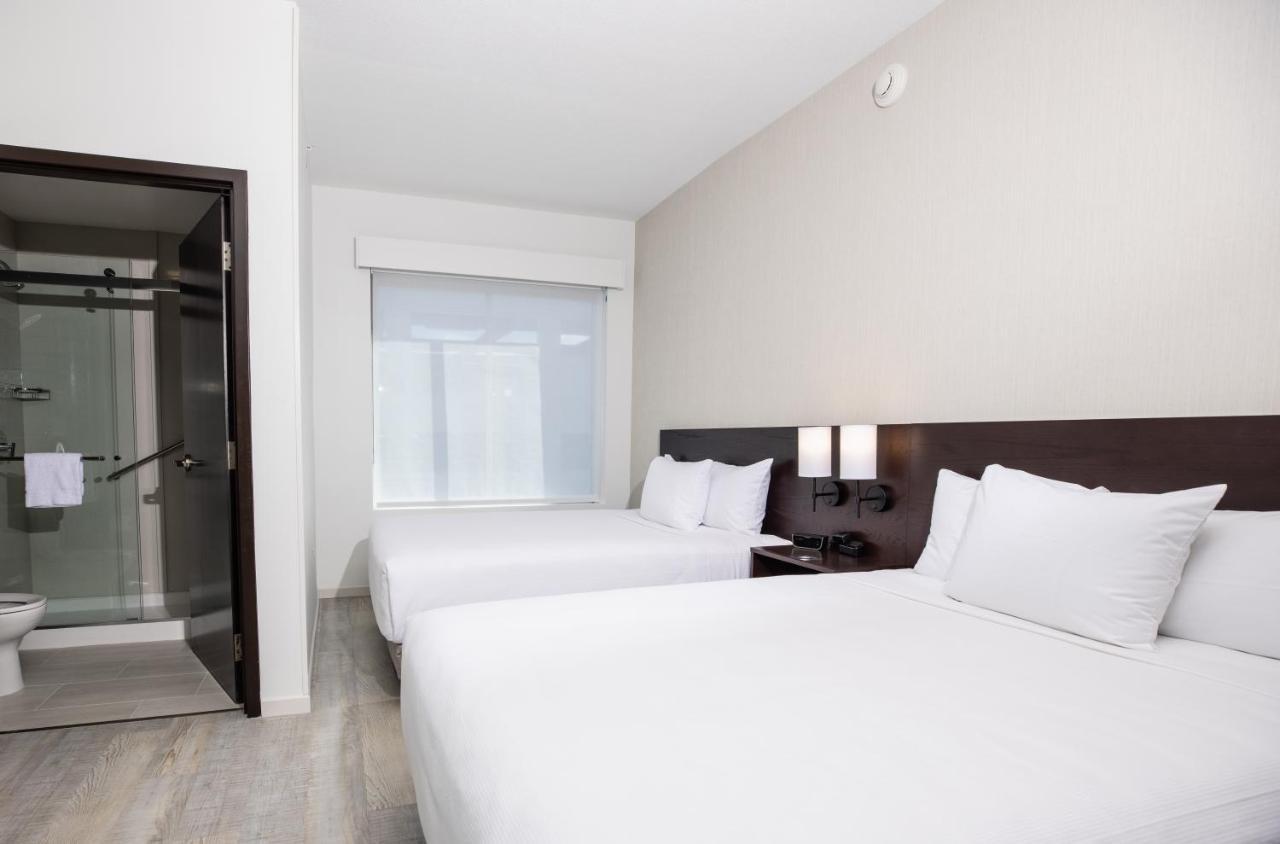 Queen Room Two Queen Beds Sofa Bed High Floor
