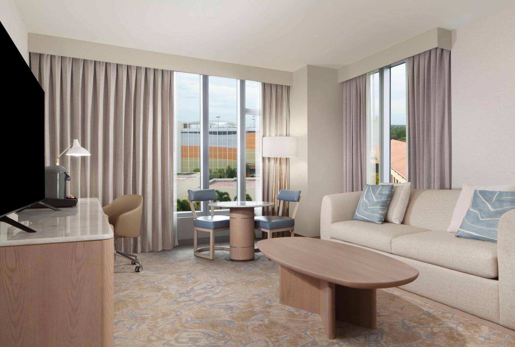 One-Bedroom Premium King Suite Pool View