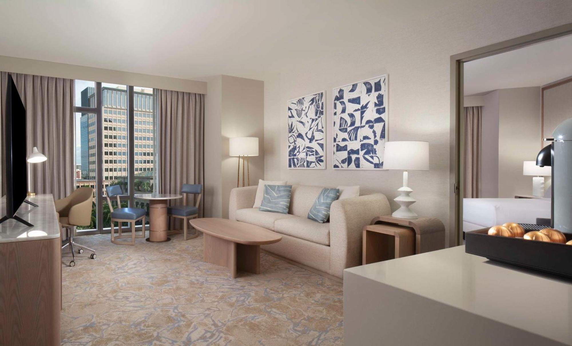 One-Bedroom Premium King Suite City View
