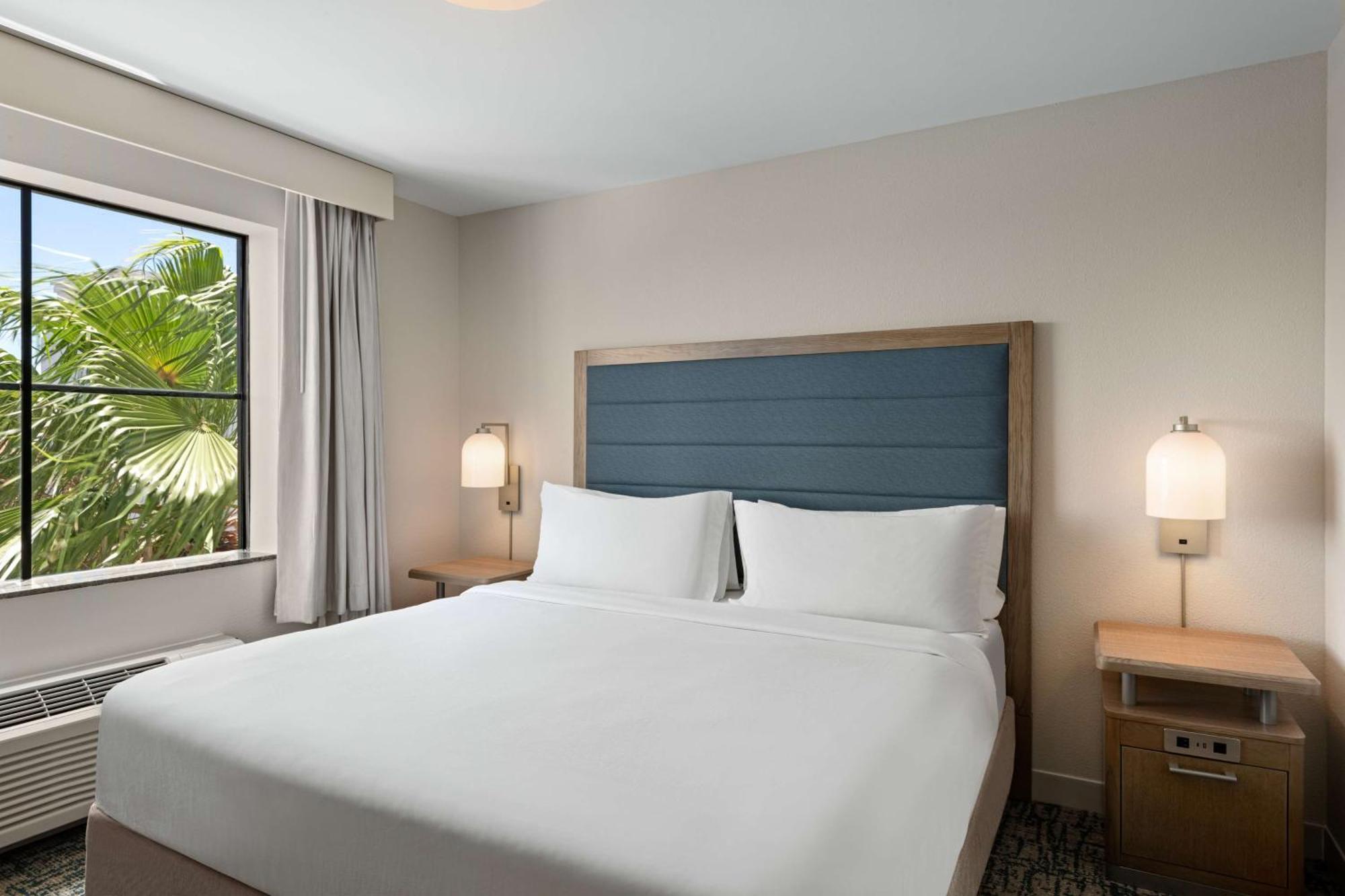 One-Bedroom King Suite
