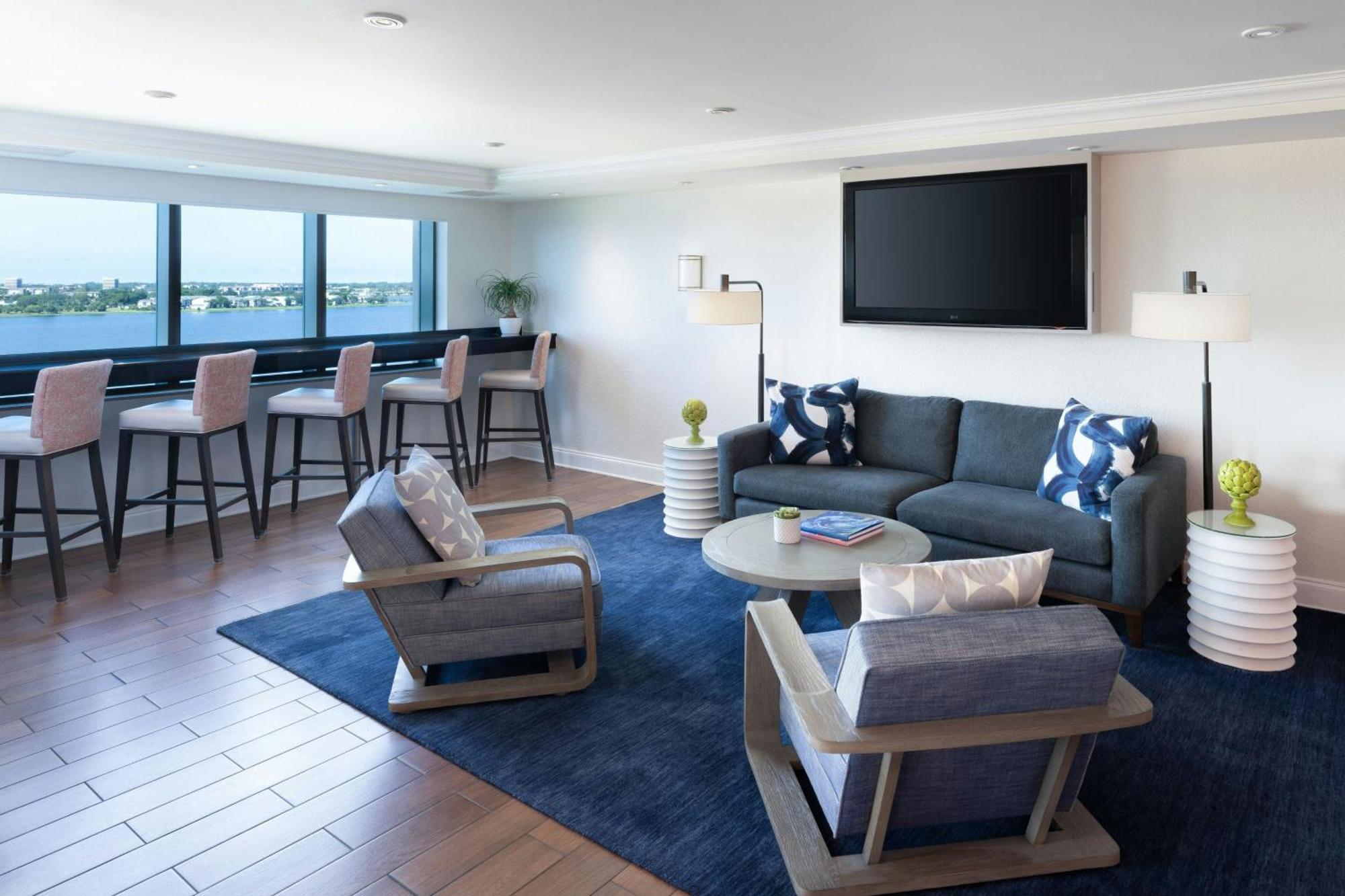 One-Bedroom King Suite Lake View
